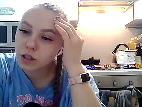 Snapshot of Misssweet_s chatting on 01/27/25, 05:48 Misssweet s online show from 01/27/25, 05:48