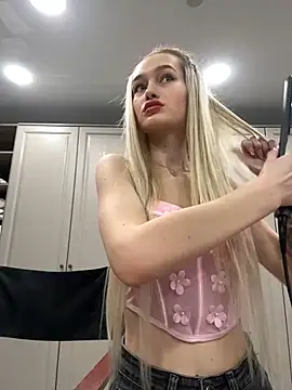 Snapshot of KristinaDane chatting on 02/14/25, 03:33 KristinaDane online show from 02/14/25, 03:33