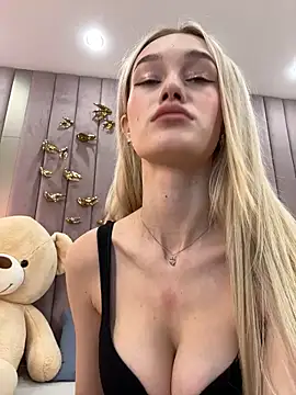 Snapshot of KristinaDane chatting on 02/16/25, 03:15 KristinaDane online show from 02/16/25, 03:15