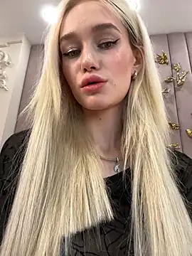 Snapshot of KristinaDane chatting on 03/01/25, 09:51 KristinaDane online show from 03/01/25, 09:51