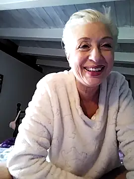 divinaerotica online show from 04/01/26, 01:41