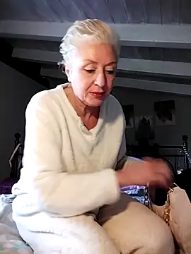 divinaerotica online show from 04/02/26, 04:15