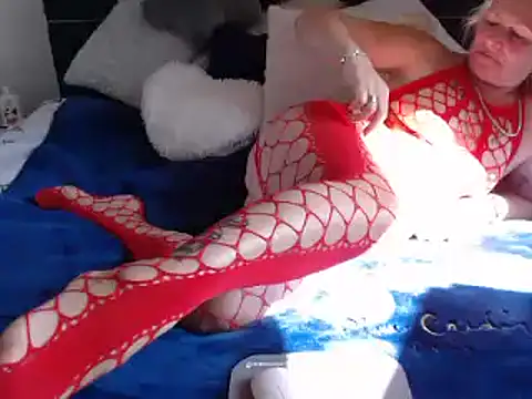 Snapshot of Juliana60 chatting on 03/21/25, 09:45 Juliana60 online show from 03/21/25, 09:45