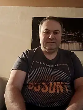 Snapshot of Pourleplasirs chatting on 02/15/25, 01:31 Pourleplasirs online show from 02/15/25, 01:31