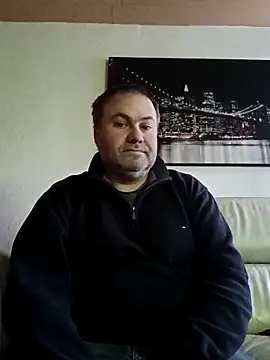 Snapshot of Pourleplasirs chatting on 03/01/25, 05:27 Pourleplasirs online show from 03/01/25, 05:27