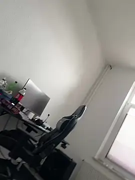 Mo 2003 online show from 02/11/25, 10:15