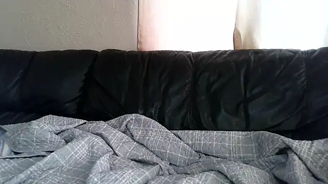 Snapshot of Troyt87 chatting on 03/22/25, 10:48 Troyt87 online show from 03/22/25, 10:48