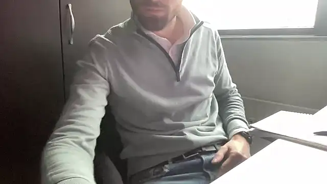 bullyboyy online show from 12/23/25, 10:13