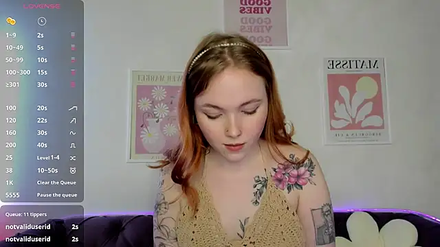 Snapshot of Maya_Light chatting on 01/28/25, 12:11 Maya Light online show from 01/28/25, 12:11