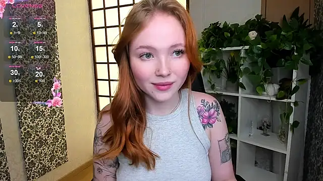 Snapshot of Maya_Light chatting on 02/15/25, 07:49 Maya Light online show from 02/15/25, 07:49