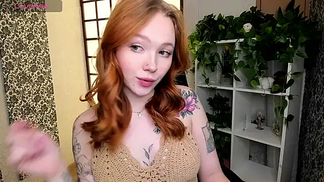 Snapshot of Maya_Light chatting on 02/16/25, 01:47 Maya Light online show from 02/16/25, 01:47