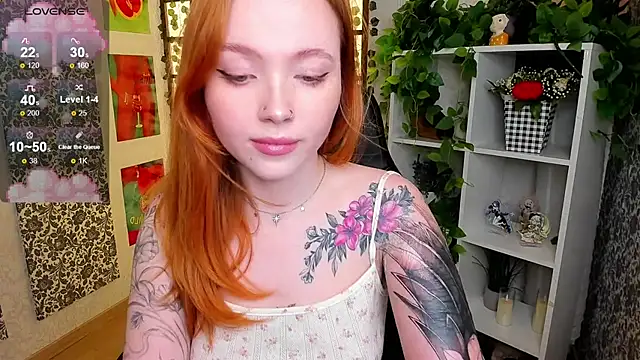 Snapshot of Maya_Light chatting on 03/05/25, 11:38 Maya Light online show from 03/05/25, 11:38