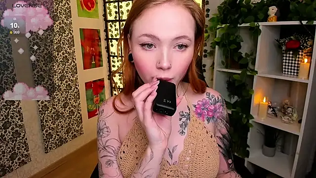 Snapshot of Maya_Light chatting on 03/07/25, 01:42 Maya Light online show from 03/07/25, 01:42