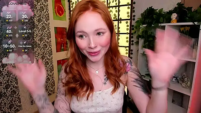 Snapshot of Maya_Light chatting on 03/13/25, 01:43 Maya Light online show from 03/13/25, 01:43