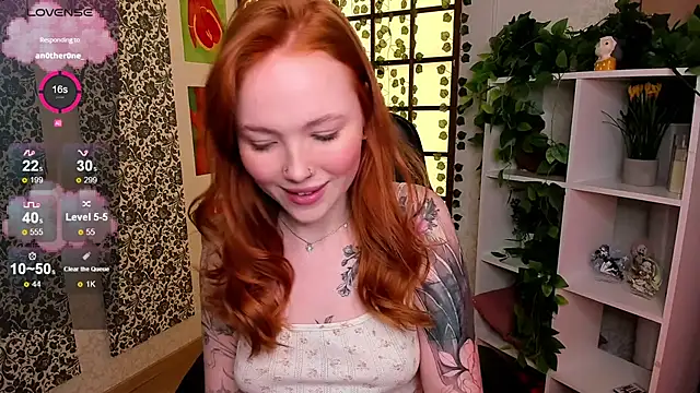 Snapshot of Maya_Light chatting on 03/13/25, 07:53 Maya Light online show from 03/13/25, 07:53