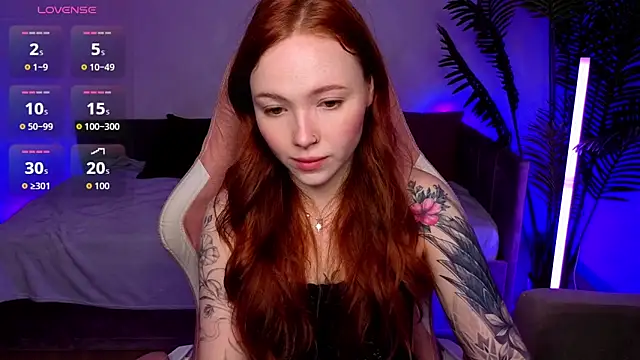 Maya Light online show from 04/02/26, 01:58