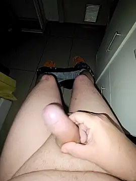 Snapshot of Usame_como_quieras chatting on 10/22/25, 02:12 Usame como quieras online show from 10/22/25, 02:12