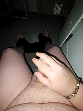 Snapshot of Usame_como_quieras chatting on 02/13/26, 05:03 Usame como quieras online show from 02/13/26, 05:03