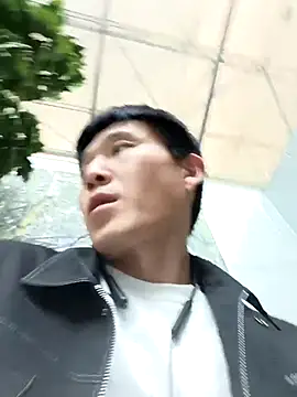 Snapshot of wadmma chatting on 10/13/25, 12:05 wadmma online show from 10/13/25, 12:05