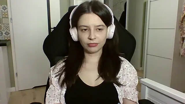 LariceSexy online show from 04/18/26, 06:12