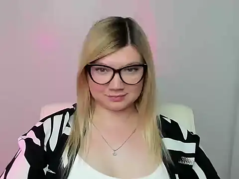 Lola moree online show from 09/21/25, 11:34