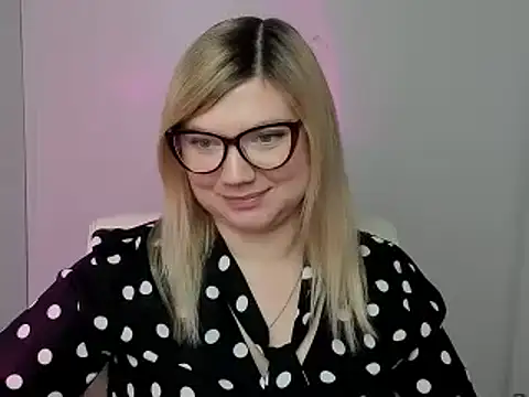 Lola moree online show from 10/10/25, 05:45