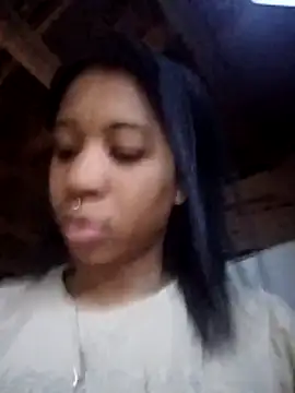 Snapshot of Zaira_Rose_ chatting on 04/28/26, 12:20 Zaira Rose online show from 04/28/26, 12:20