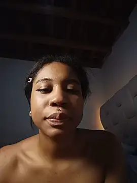Snapshot of Zaira_Rose_ chatting on 06/25/26, 05:12 Zaira Rose online show from 06/25/26, 05:12