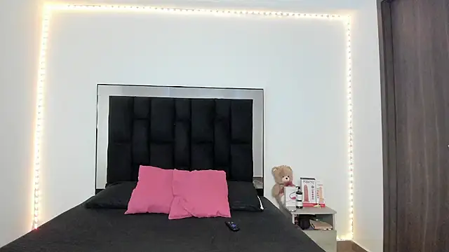 victoriacolin online show from 02/24/25, 12:05