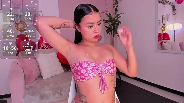 Snapshot of meli_ortiz_ chatting on 02/15/25, 12:43 meli ortiz  online show from 02/15/25, 12:43