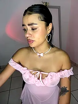 Snapshot of meli_ortiz_ chatting on 09/25/25, 03:49 meli ortiz  online show from 09/25/25, 03:49