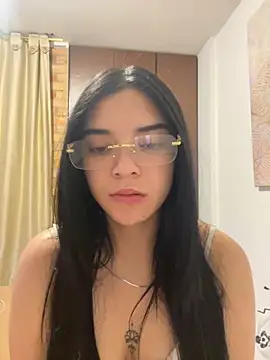Snapshot of eileensophi chatting on 10/24/25, 02:52 eileensophi online show from 10/24/25, 02:52