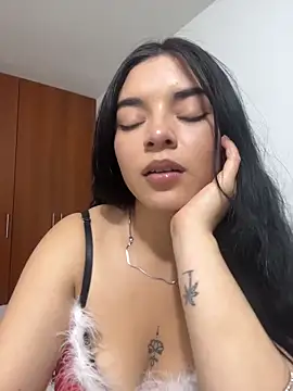 eileensophi online show from 12/23/25, 02:09