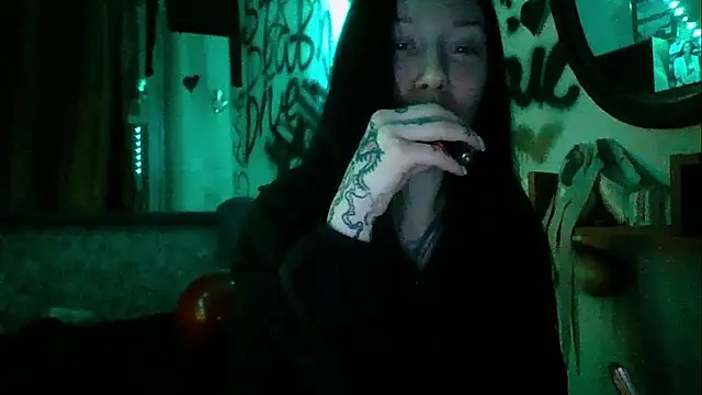 Snapshot of RussNocturnal chatting on 02/21/25, 11:43 RussNocturnal online show from 02/21/25, 11:43