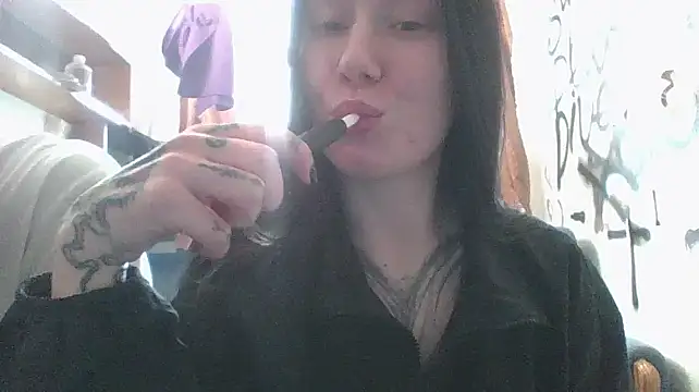 Snapshot of RussNocturnal chatting on 03/19/25, 05:52 RussNocturnal online show from 03/19/25, 05:52