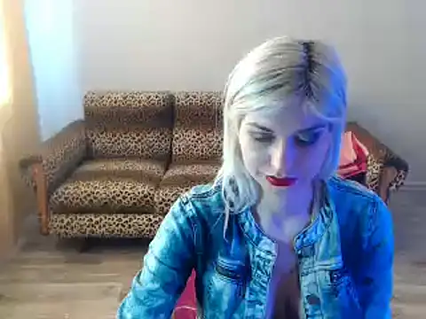 Snapshot of SexyBeatriice chatting on 03/01/25, 10:24 SexyBeatriice online show from 03/01/25, 10:24