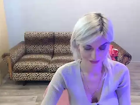 Snapshot of SexyBeatriice chatting on 10/09/25, 06:22 SexyBeatriice online show from 10/09/25, 06:22