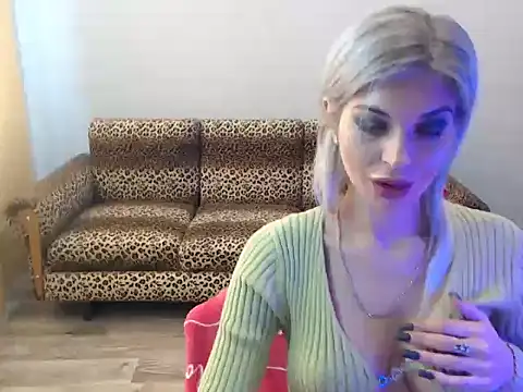 Snapshot of SexyBeatriice chatting on 10/19/25, 06:25 SexyBeatriice online show from 10/19/25, 06:25