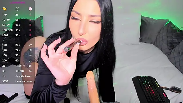 Snapshot of VickyBooXXX chatting on 11/29/25, 01:41 VickyBooXXX online show from 11/29/25, 01:41