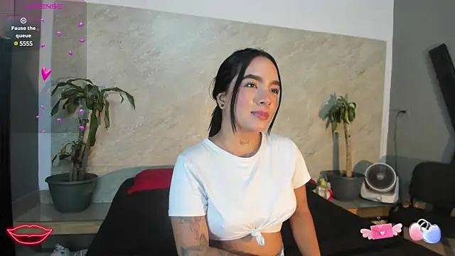 Estefy gomez09 online show from 02/06/25, 08:13