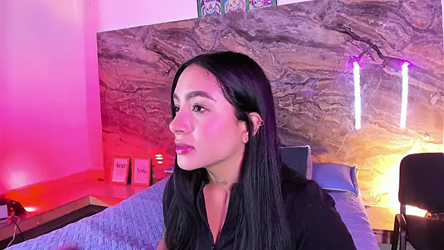 Snapshot of Estefy_gomez09 chatting on 05/02/26, 12:21 Estefy gomez09 online show from 05/02/26, 12:21