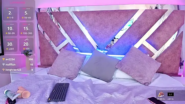 AliDiaz  online show from 10/18/25, 07:47