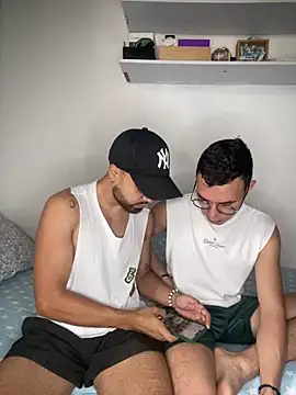 hornytwins15 online show from 02/15/25, 08:22