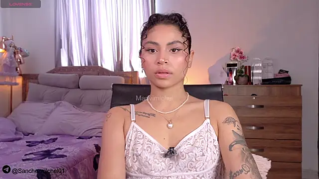 Snapshot of Marivimichel1 chatting on 10/21/25, 07:14 Marivimichel1 online show from 10/21/25, 07:14