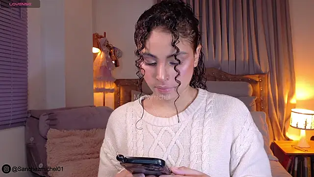 Marivimichel1 online show from 11/17/25, 05:02