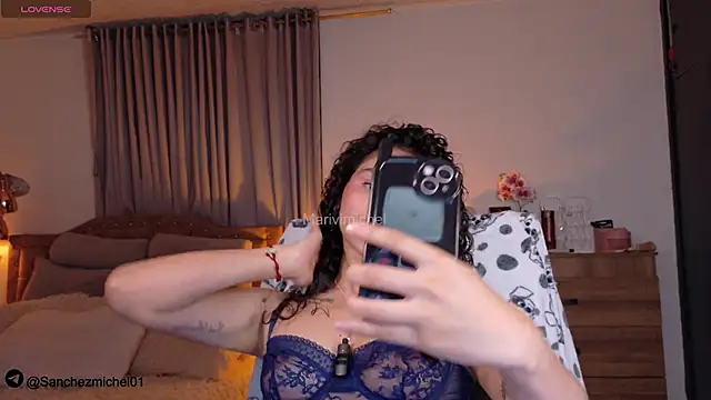 Marivimichel1 online show from 11/19/25, 05:07