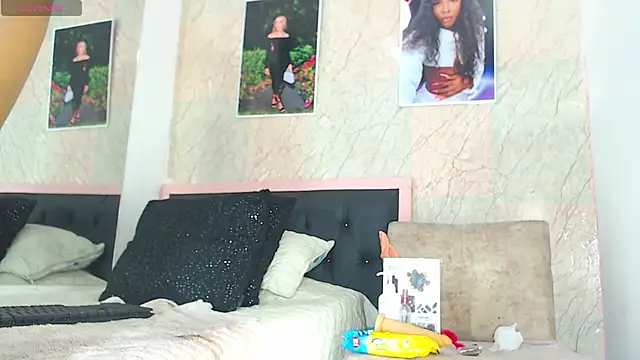 k stormi  online show from 11/23/25, 01:16