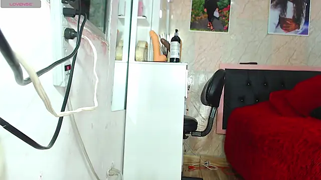 k stormi  online show from 04/17/26, 02:14