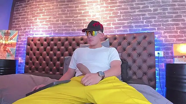 Thomas May4rs online show from 02/21/25, 07:23