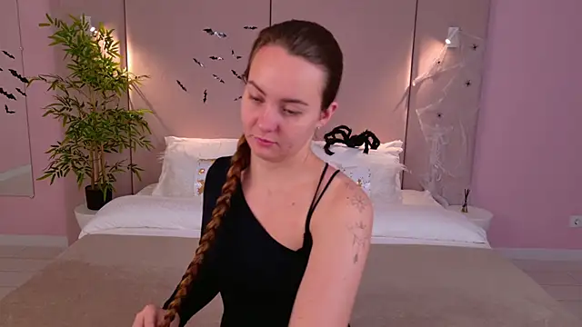 JaniceCollins online show from 11/04/25, 02:43